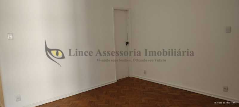 Apartamento à venda com 2 quartos, 70m² - Foto 11