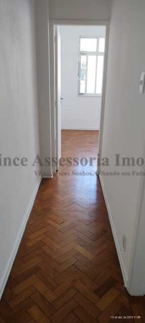 Apartamento à venda com 2 quartos, 70m² - Foto 3