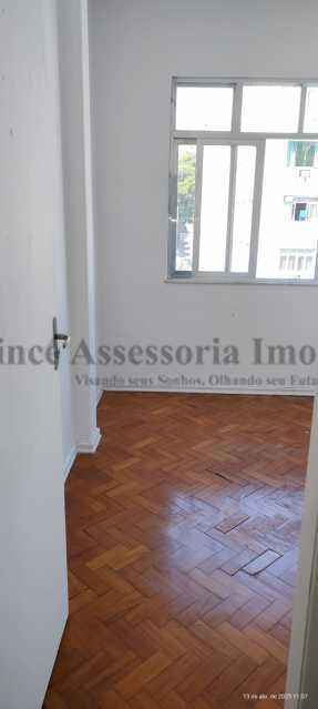 Apartamento à venda com 2 quartos, 70m² - Foto 6