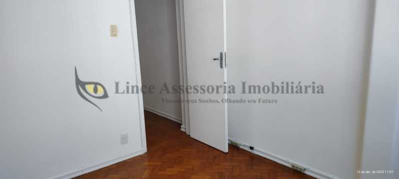 Apartamento à venda com 2 quartos, 70m² - Foto 10