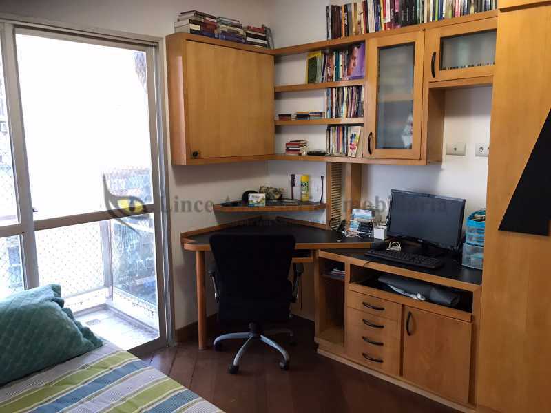 Apartamento à venda com 3 quartos, 134m² - Foto 11