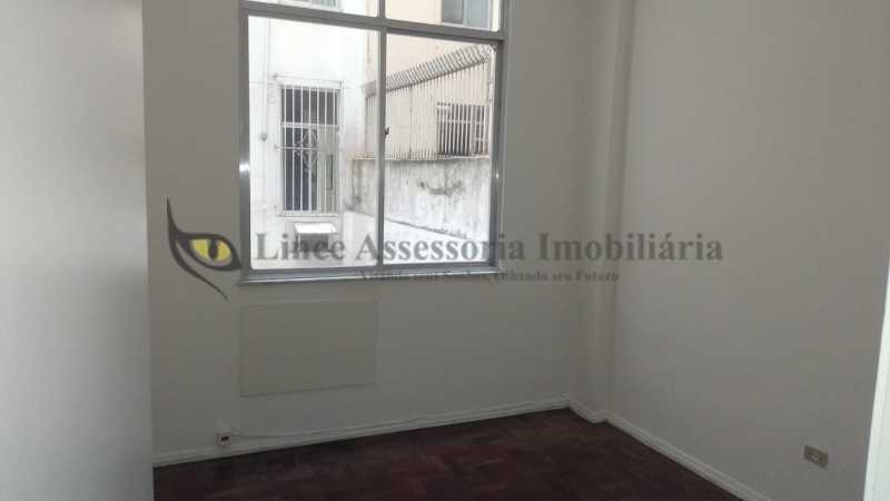 Apartamento à venda com 1 quarto, 46m² - Foto 2