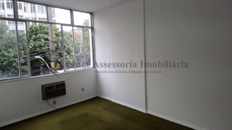 Apartamento à venda com 3 quartos, 113m² - Foto 1