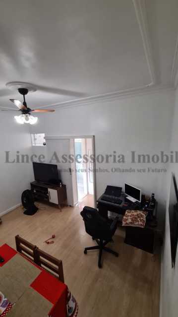 Apartamento à venda com 1 quarto, 49m² - Foto 2