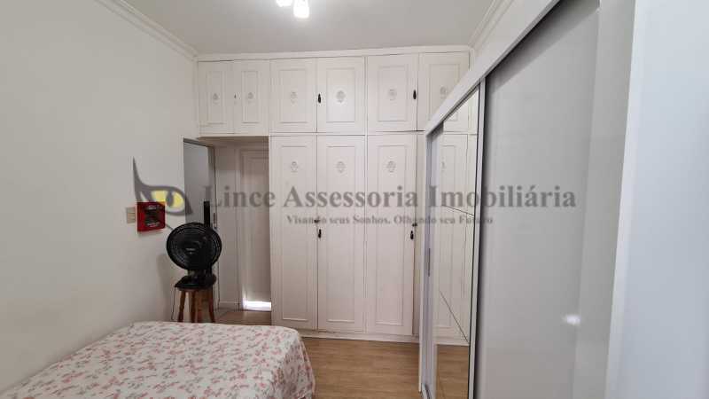 Apartamento à venda com 1 quarto, 49m² - Foto 29