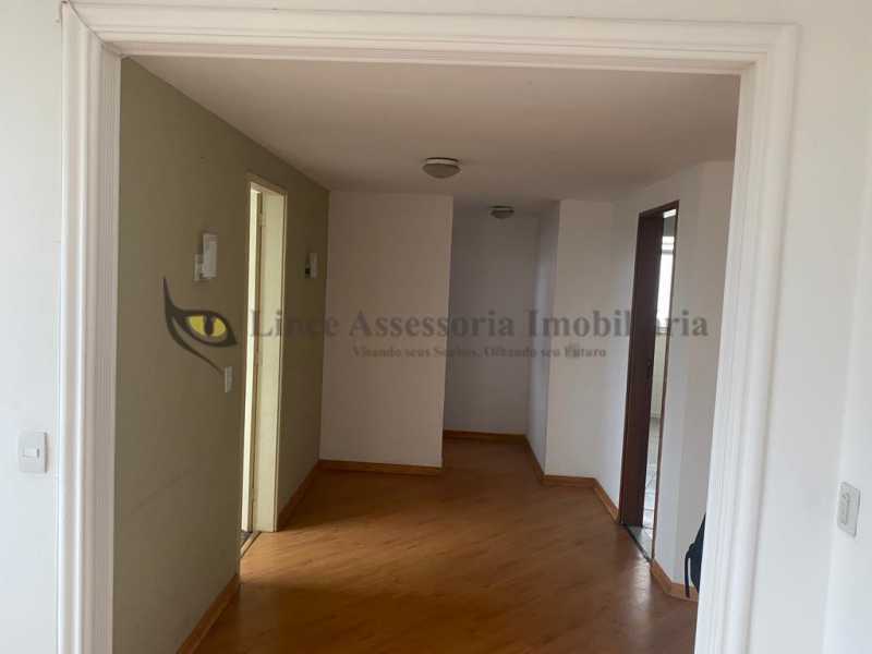 Apartamento à venda com 2 quartos, 68m² - Foto 1