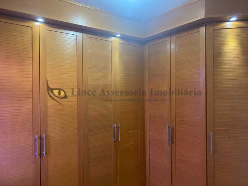 Apartamento à venda com 2 quartos, 68m² - Foto 11