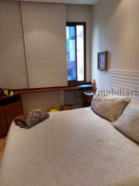 Apartamento à venda com 3 quartos, 135m² - Foto 9