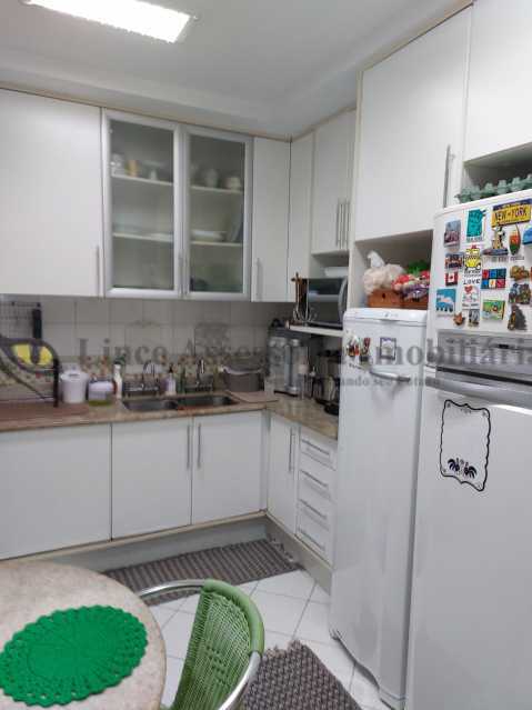 Apartamento à venda com 3 quartos, 135m² - Foto 23