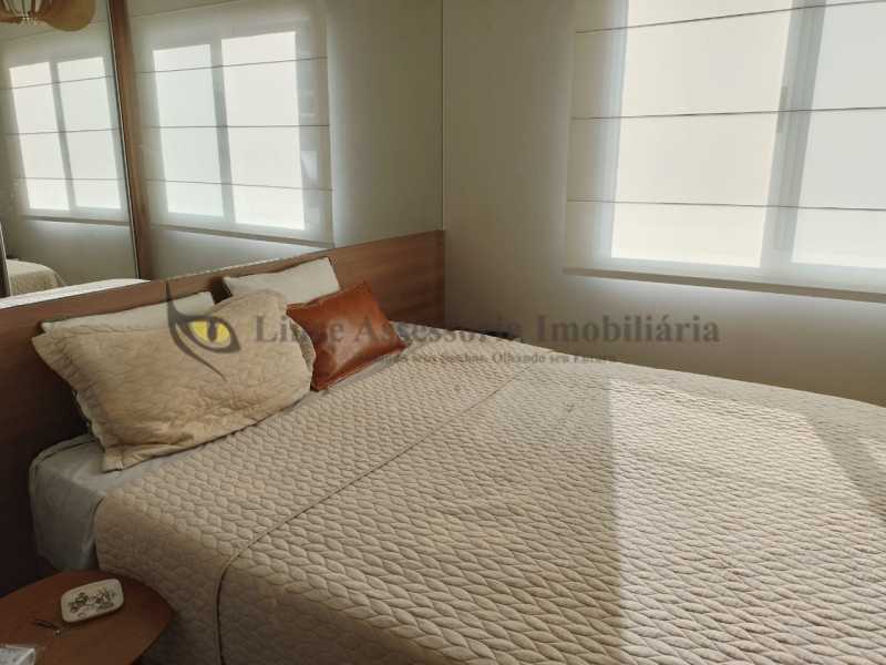 Apartamento à venda com 2 quartos, 70m² - Foto 11