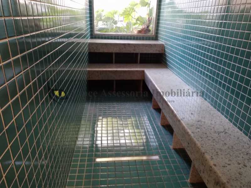 Apartamento à venda com 2 quartos, 70m² - Foto 20