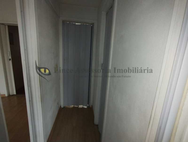 Apartamento à venda com 2 quartos, 68m² - Foto 4