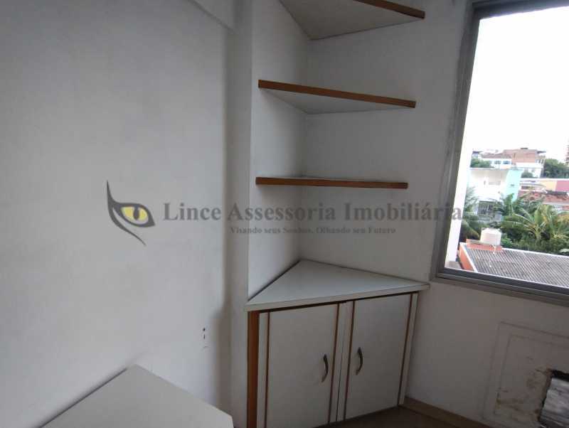 Apartamento à venda com 2 quartos, 68m² - Foto 5