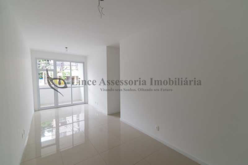 Apartamento à venda com 3 quartos, 76m² - Foto 1