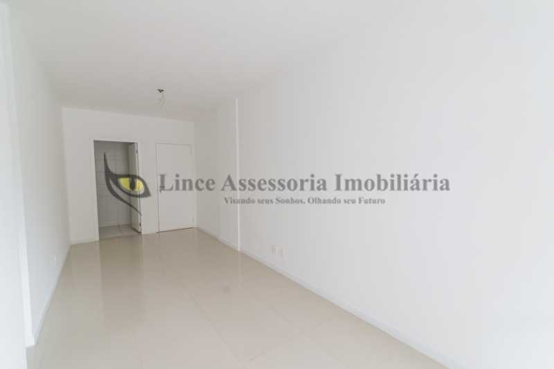 Apartamento à venda com 3 quartos, 76m² - Foto 3