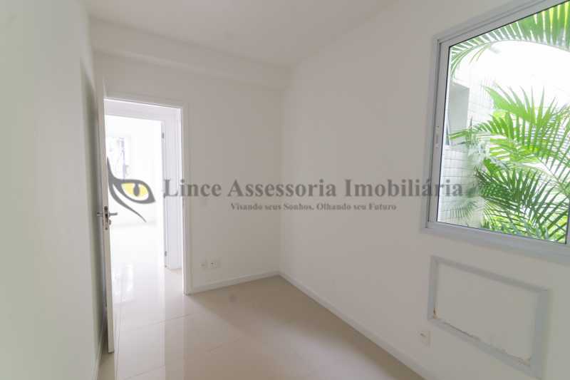 Apartamento à venda com 3 quartos, 76m² - Foto 10