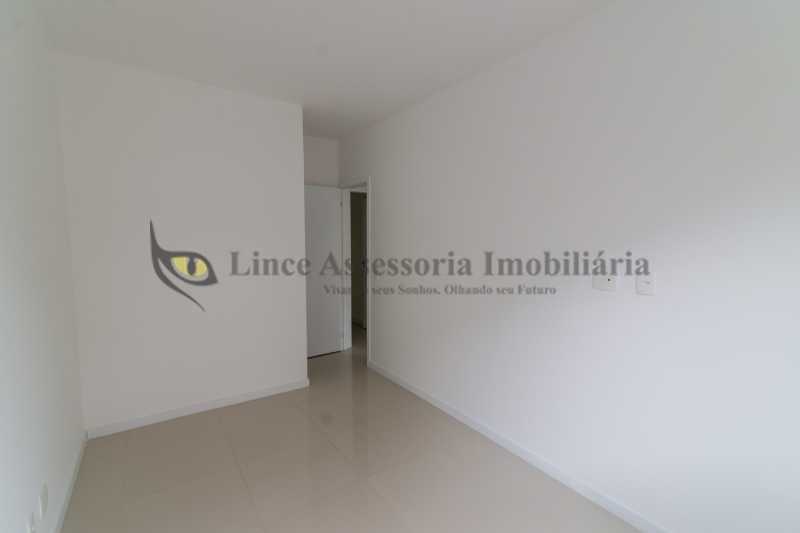 Apartamento à venda com 3 quartos, 76m² - Foto 14