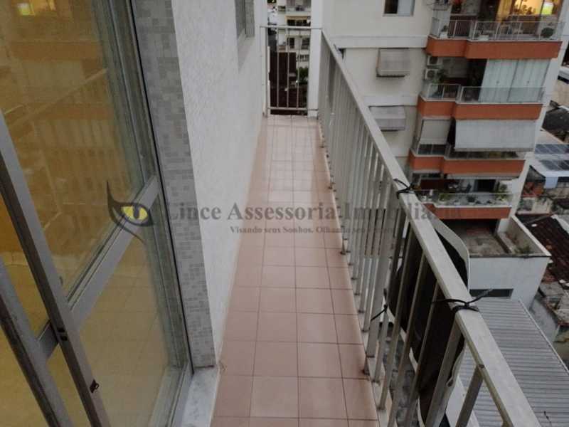 Apartamento à venda com 2 quartos, 76m² - Foto 1