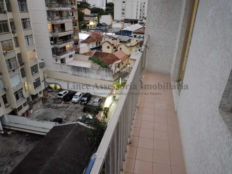 Apartamento à venda com 2 quartos, 76m² - Foto 2