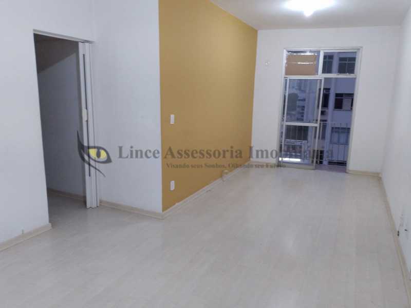 Apartamento à venda com 2 quartos, 76m² - Foto 3