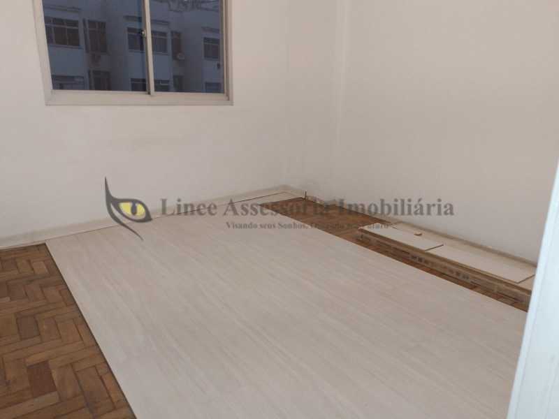 Apartamento à venda com 2 quartos, 76m² - Foto 8