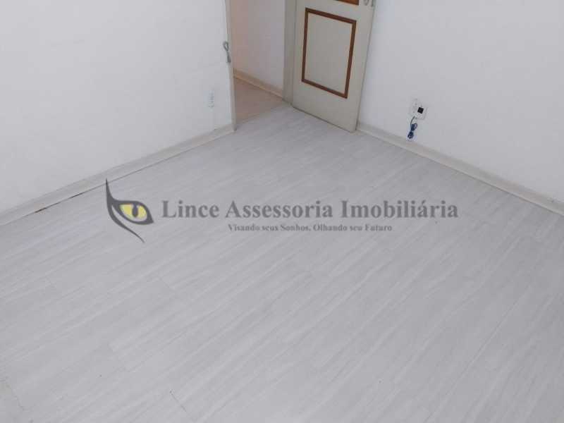 Apartamento à venda com 2 quartos, 76m² - Foto 9