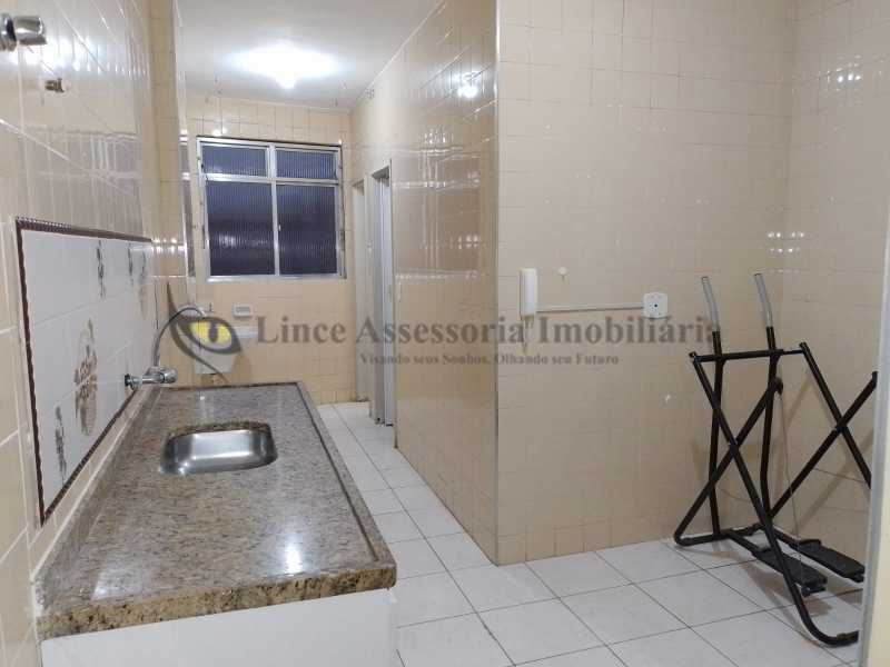 Apartamento à venda com 2 quartos, 76m² - Foto 12