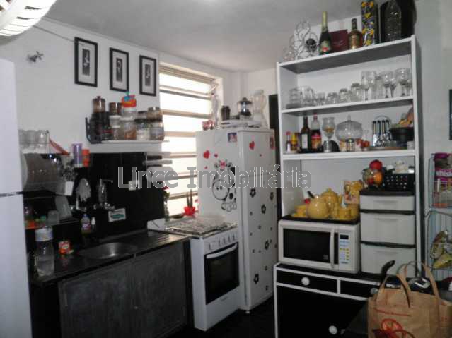 Apartamento à venda com 2 quartos, 75m² - Foto 13