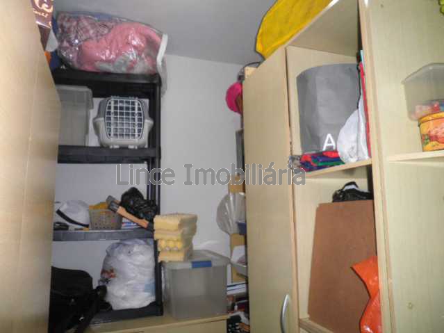 Apartamento à venda com 2 quartos, 75m² - Foto 15