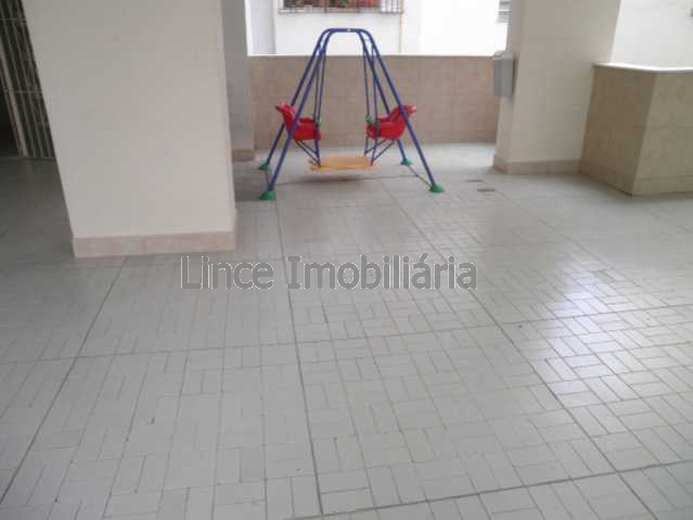 Apartamento à venda com 2 quartos, 75m² - Foto 18