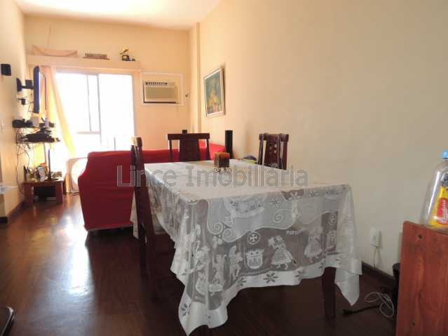 Apartamento à venda com 2 quartos, 75m² - Foto 1