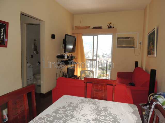 Apartamento à venda com 2 quartos, 75m² - Foto 3