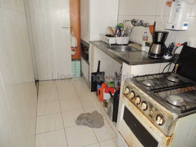 Apartamento à venda com 2 quartos, 75m² - Foto 18