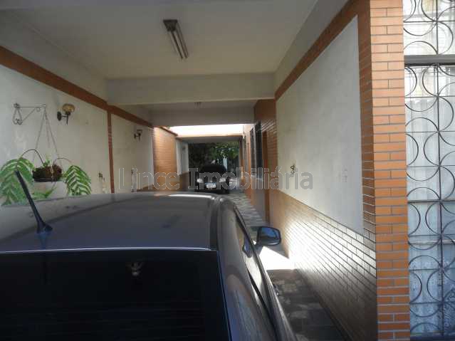 Casa à venda com 6 quartos, 200m² - Foto 24