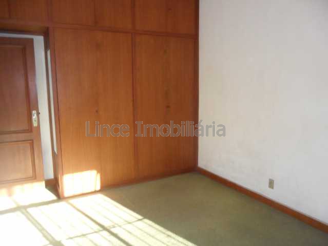 Casa à venda com 6 quartos, 200m² - Foto 13