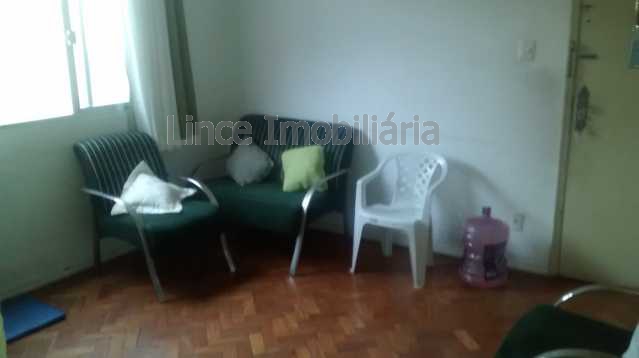 Apartamento à venda com 2 quartos, 65m² - Foto 2