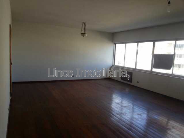 Apartamento à venda com 4 quartos, 180m² - Foto 1