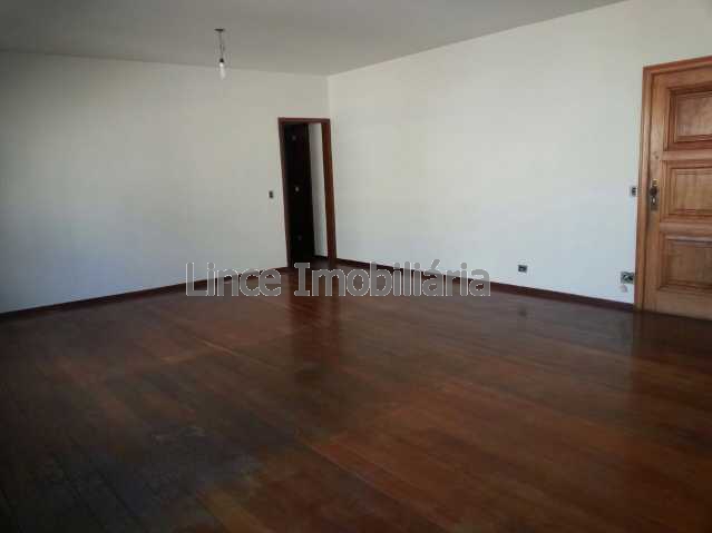 Apartamento à venda com 4 quartos, 180m² - Foto 2