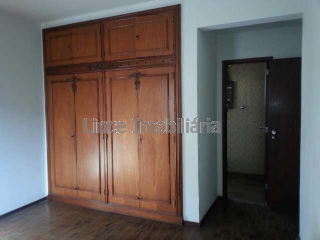 Apartamento à venda com 4 quartos, 180m² - Foto 9