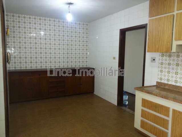 Apartamento à venda com 4 quartos, 180m² - Foto 14