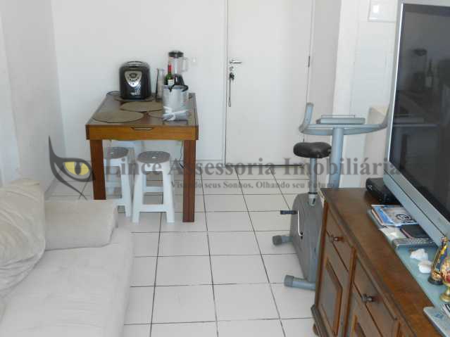 Apartamento à venda com 2 quartos, 48m² - Foto 2