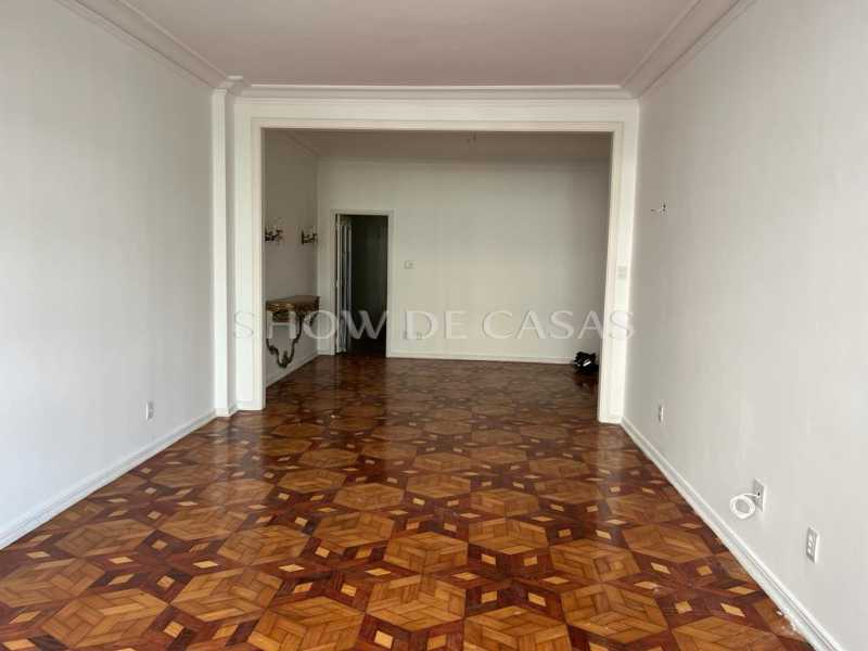 Apartamento à venda com 3 quartos, 130m² - Foto 2