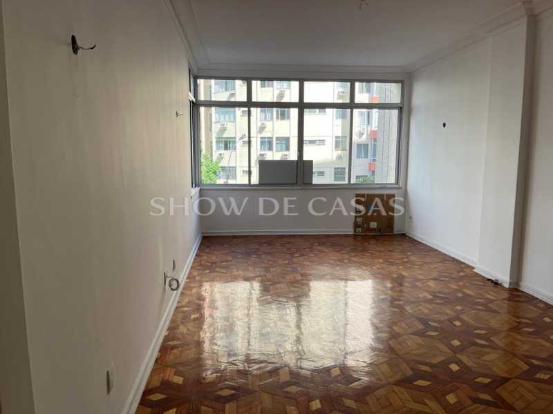 Apartamento à venda com 3 quartos, 130m² - Foto 1