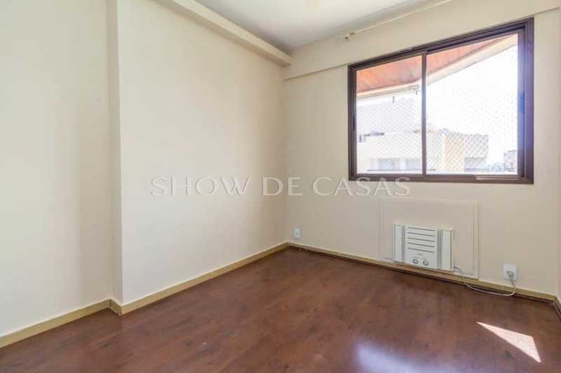 Cobertura à venda com 3 quartos, 214m² - Foto 13