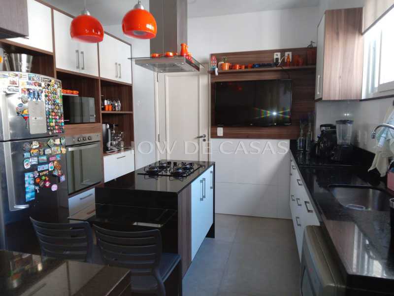 Apartamento à venda com 3 quartos, 150m² - Foto 13