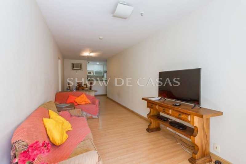 Apartamento à venda com 2 quartos, 68m² - Foto 4