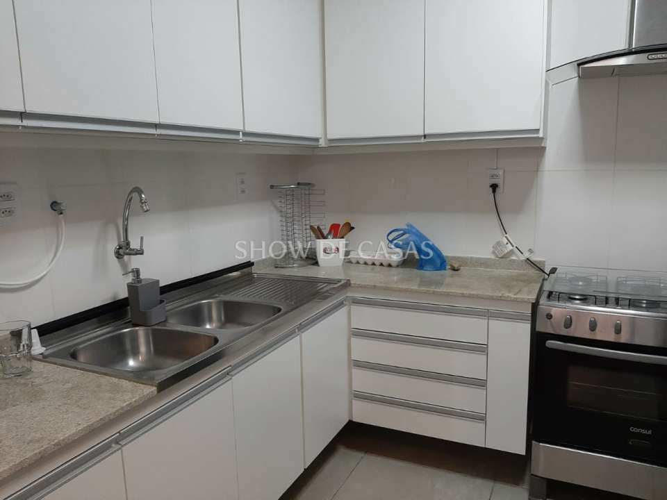 Apartamento à venda com 3 quartos, 130m² - Foto 18