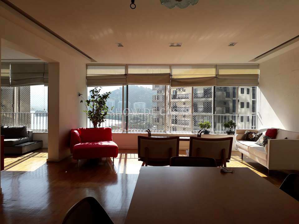 Apartamento à venda com 3 quartos, 182m² - Foto 2