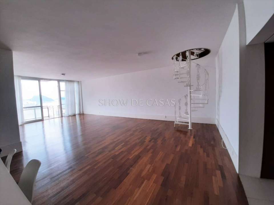 Cobertura à venda com 3 quartos, 400m² - Foto 17