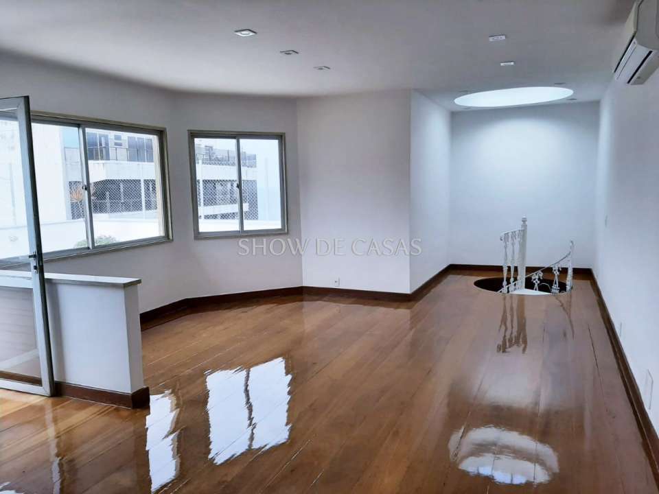 Cobertura à venda com 3 quartos, 400m² - Foto 3